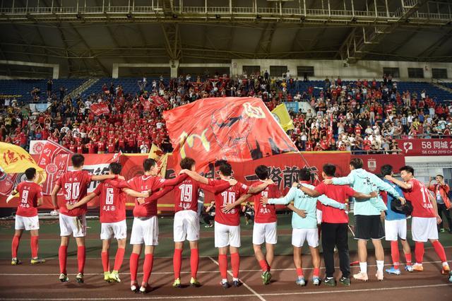 杰伦·约翰逊本赛季4次三双追平队史纪录，生涯6次排队史第二